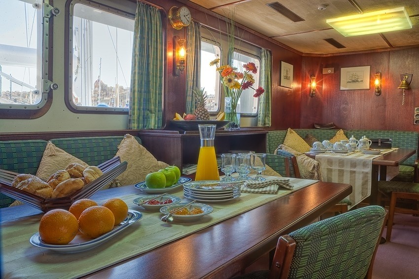 Lounging On Board Yacht SANSSOUCI STAR