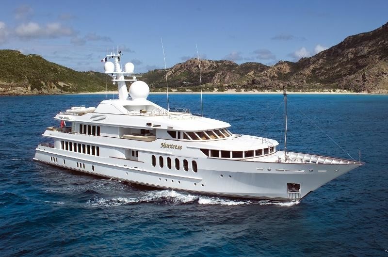 Forward: Yacht HUNTRESS II's Cruising Captured