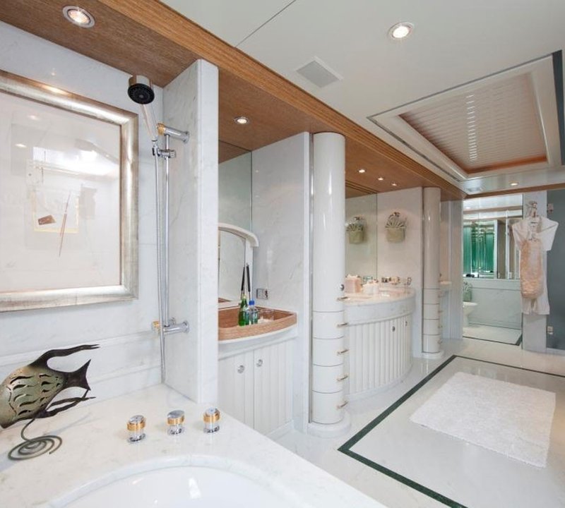 The 54m Yacht HUNTRESS II