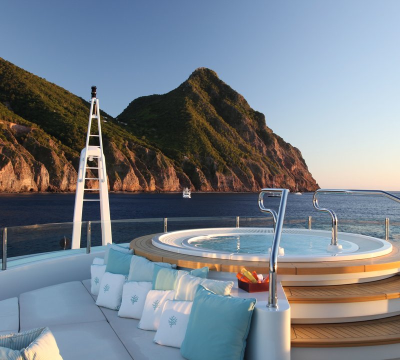 Life On Yacht MARAYA