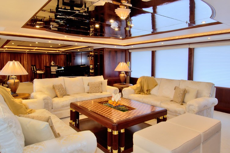 Profile: Yacht NOBLE HOUSE's Premier Saloon Photograph