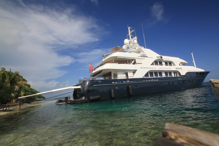 Profile Aspect On Yacht NOBLE HOUSE