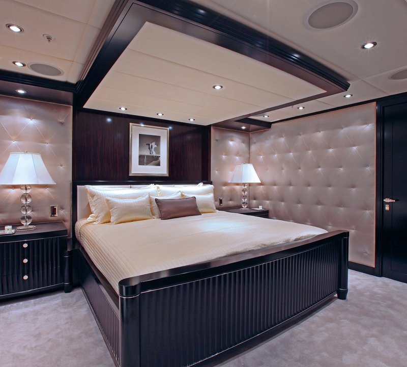 Berth: Yacht CARPE DIEM's Main Master Cabin Photograph