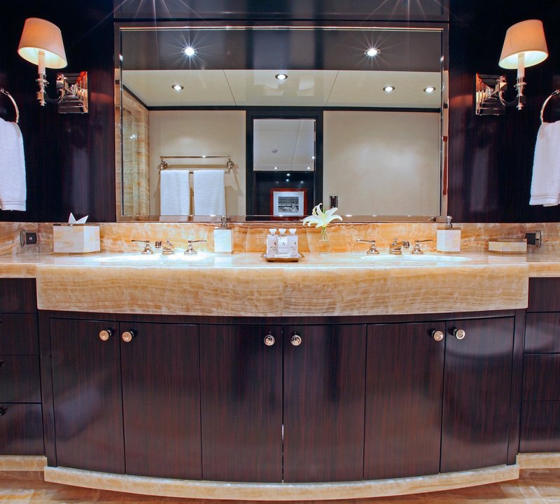 Forward Aspect: Yacht CARPE DIEM's Guest's Bath Captured