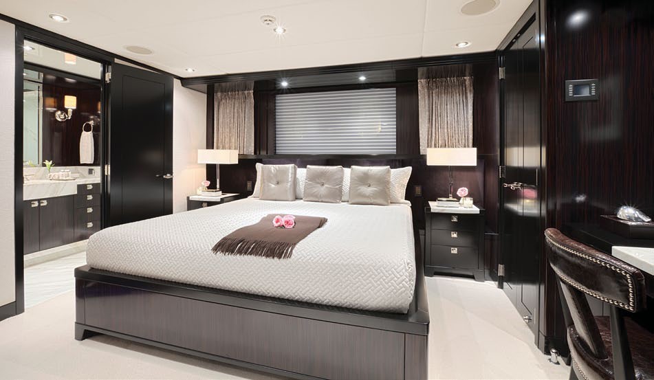King Cabin Aboard Yacht CARPE DIEM
