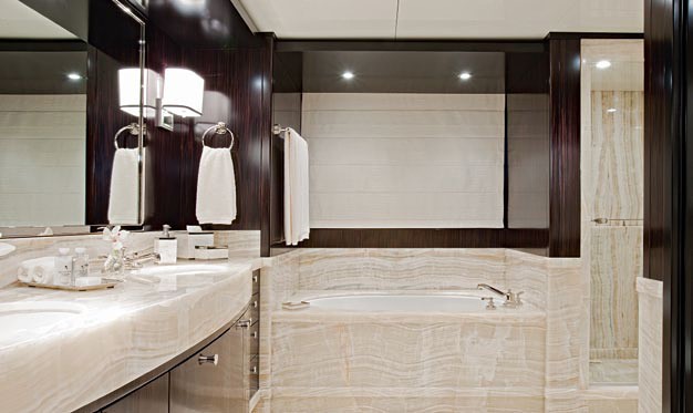 VIP King Bath On Yacht CARPE DIEM