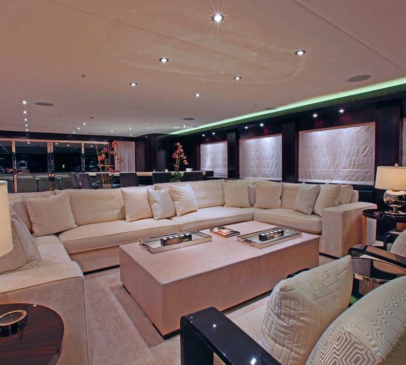 Sitting: Yacht CARPE DIEM's Sky-lounge Pictured