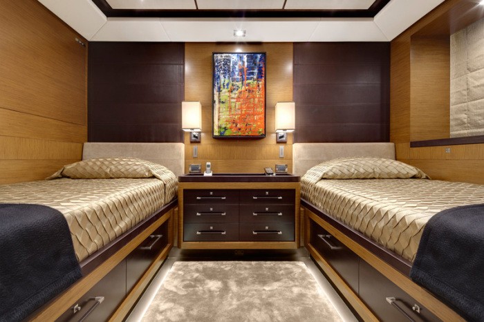 Twin Bed Cabin Aboard Yacht KOKOMO