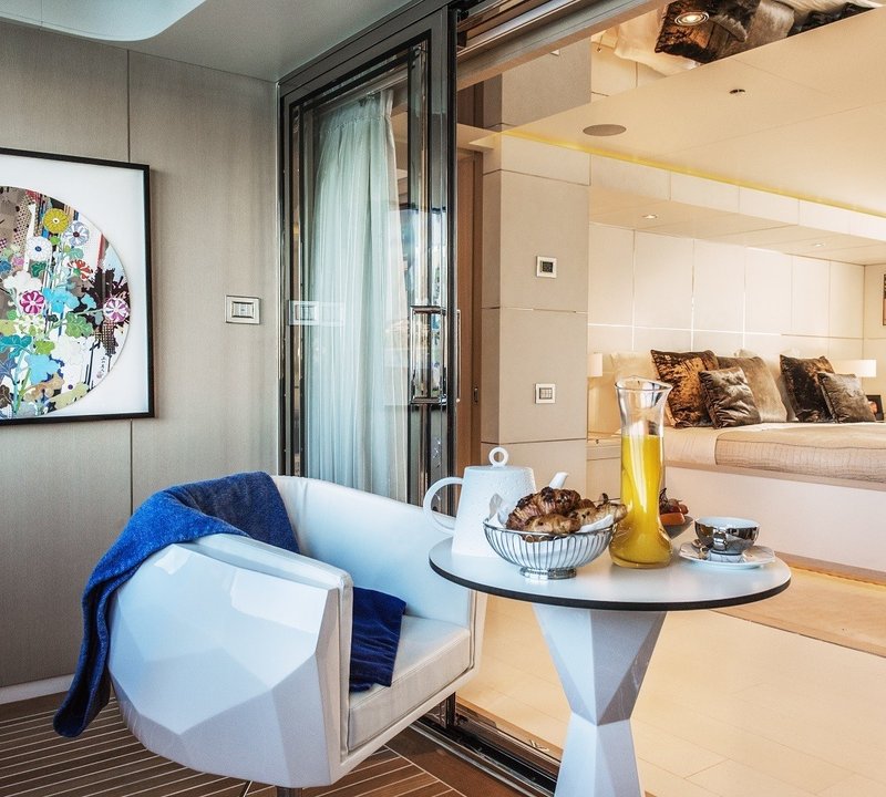 The 60m Yacht LIGHT HOLIC