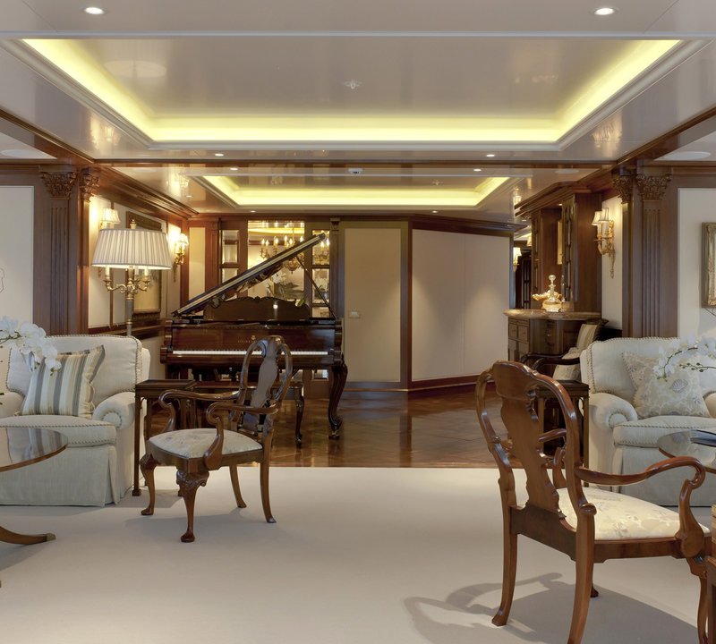 Premier Deck Saloon On Yacht LADY KATHRYN V