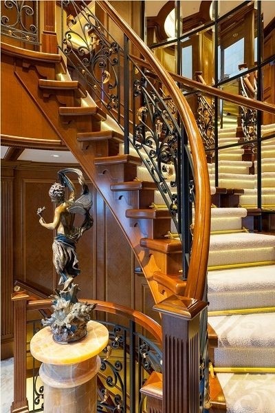 The 61m Yacht LADY KATHRYN V