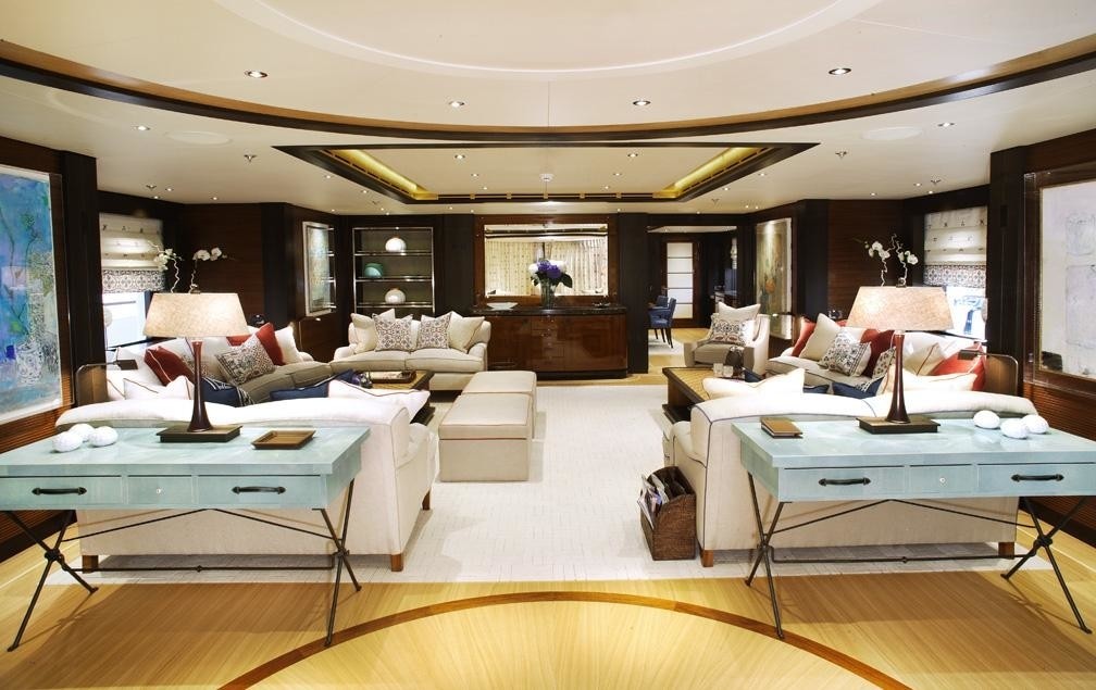 Premier Saloon On Yacht BATON ROUGE