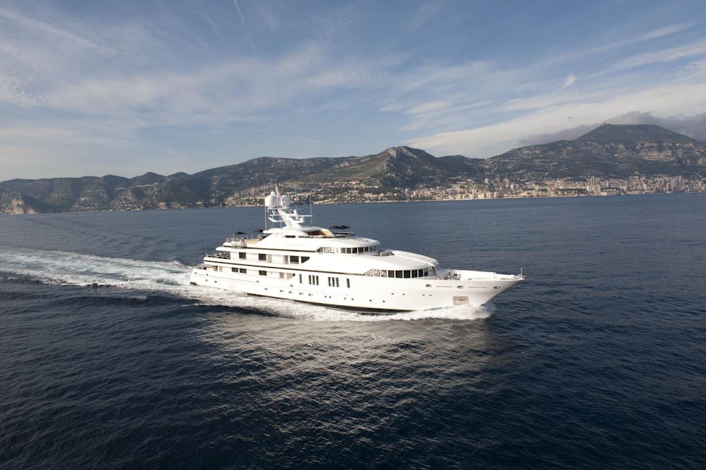 62m Superyacht