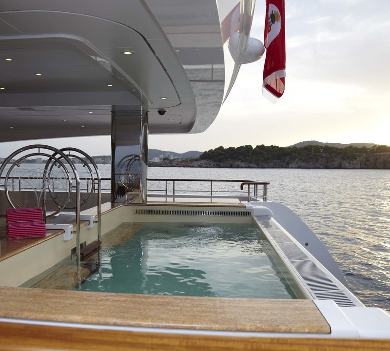 Life On Yacht LADY CHRISTINE