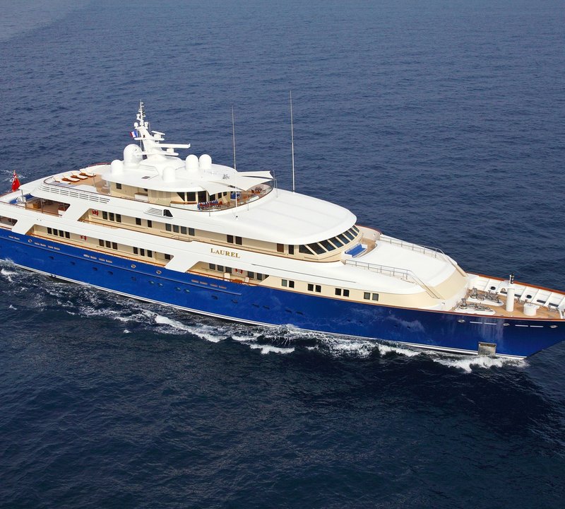 After Changing Course: Yacht LAUREL's Cruising Captured