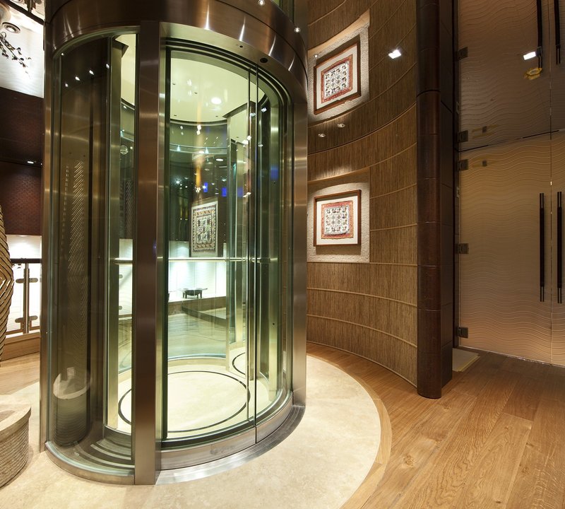 Top: Yacht NAIA's Elevator Image