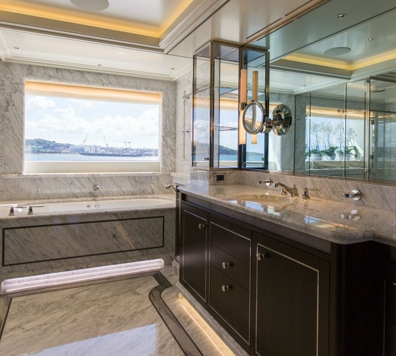 The 85m Yacht AQUILA