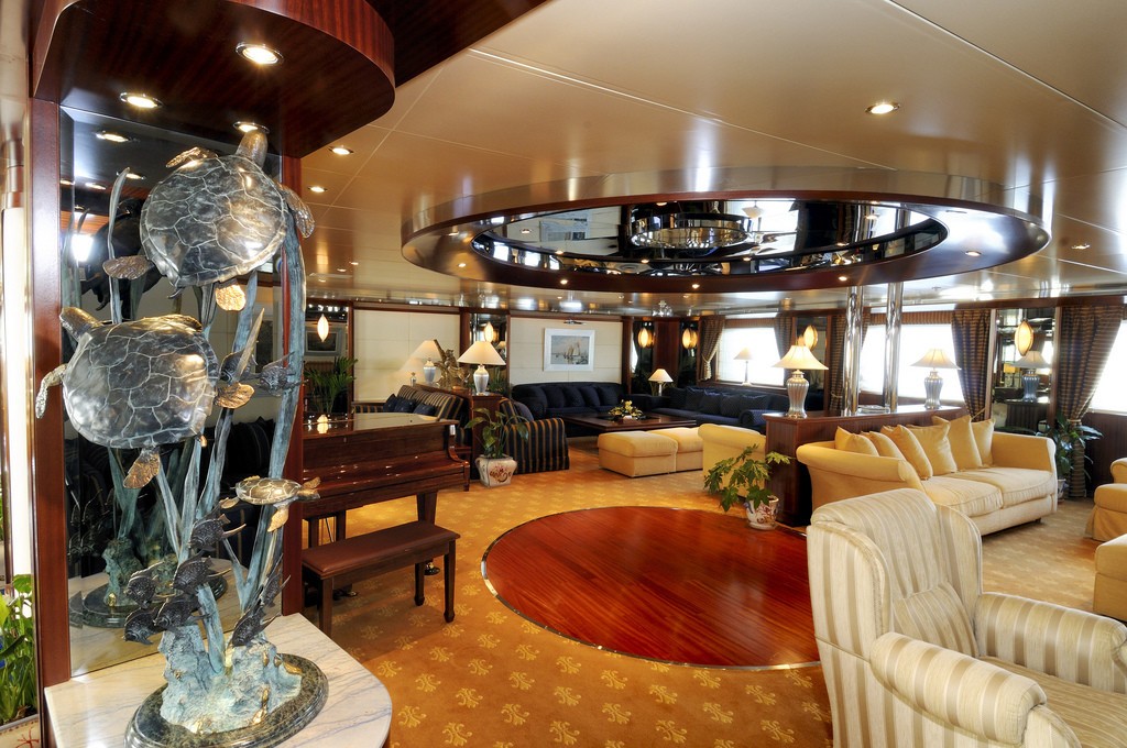 The 89m Yacht LAUREN L