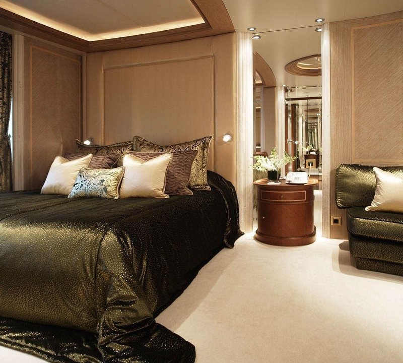Double Sized Stateroom Aboard Yacht MOONLIGHT II