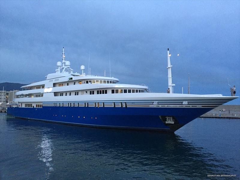The 92m Yacht QUEEN MIRI