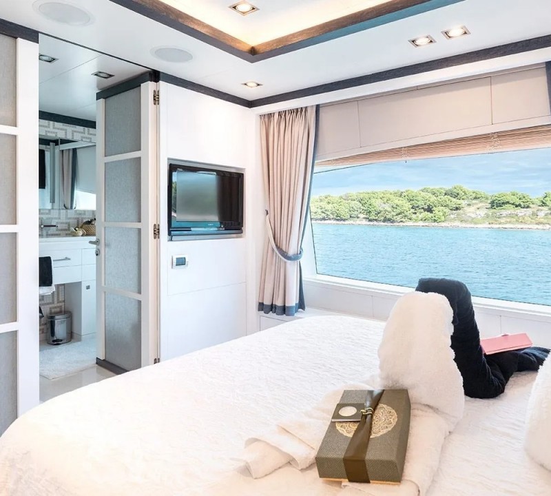 AFRICA I Interior - VIP Cabin