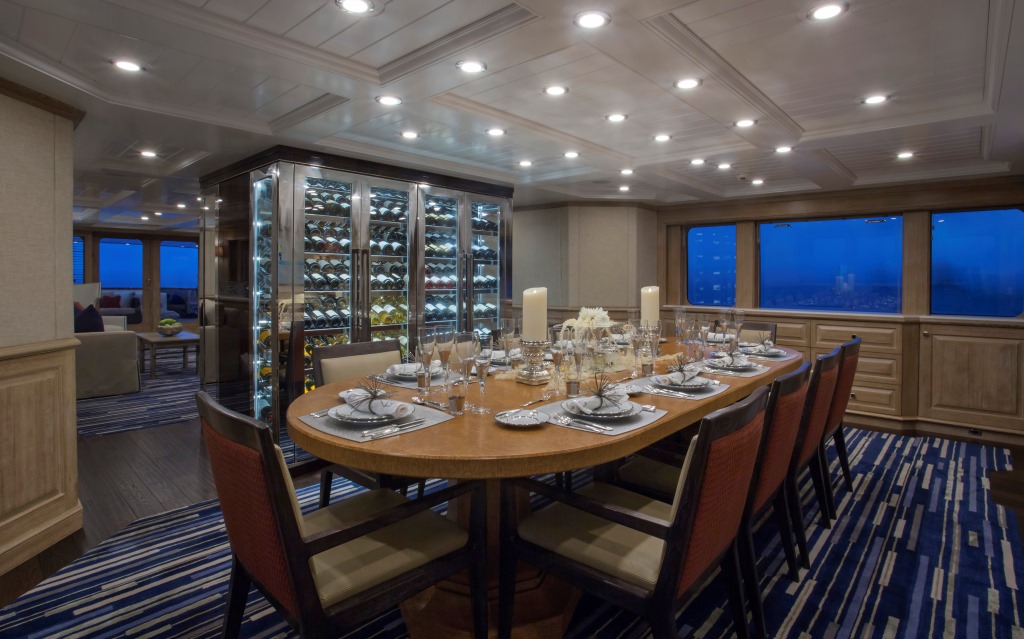 BROADWATER - Formal dining