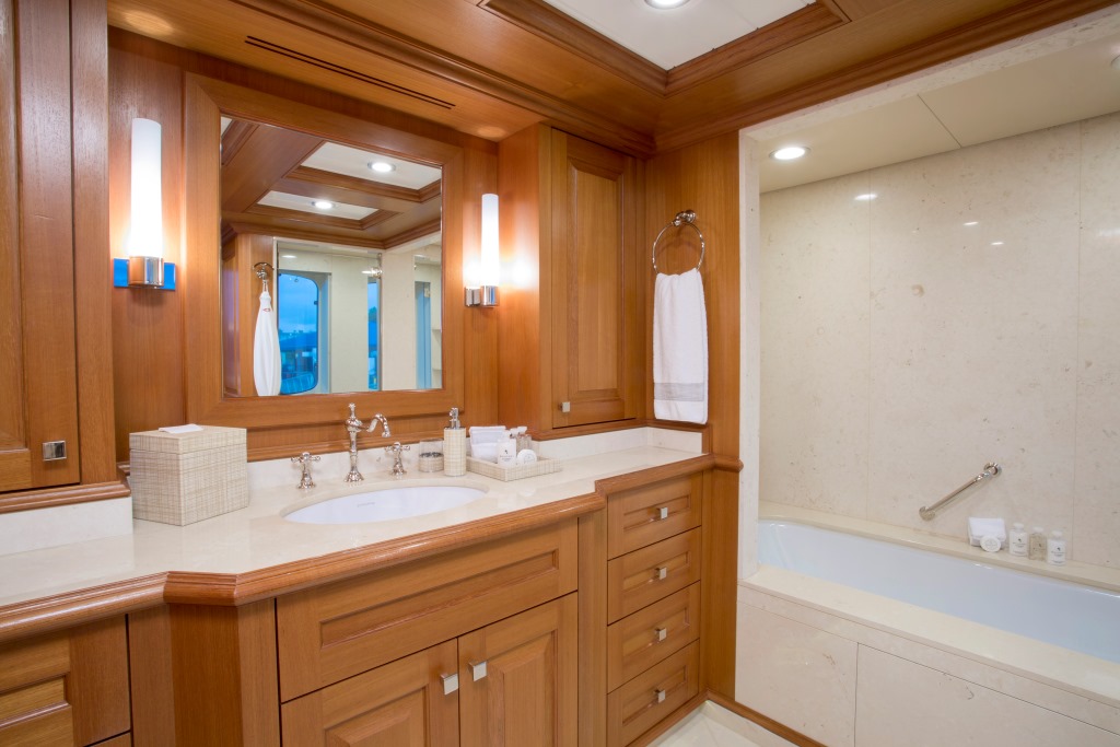 BROADWATER - Guest ensuite
