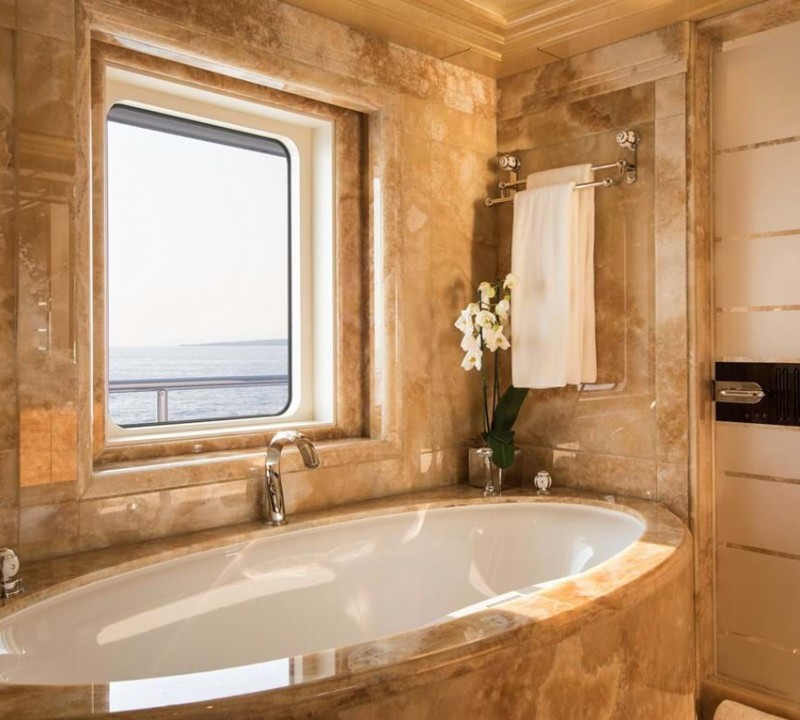 Bath Tub