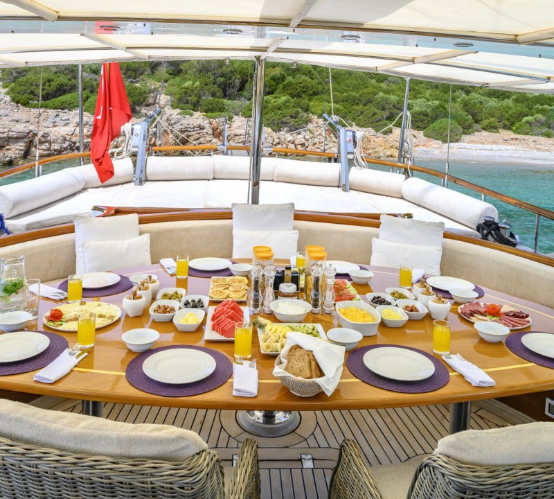 Alfresco Dining