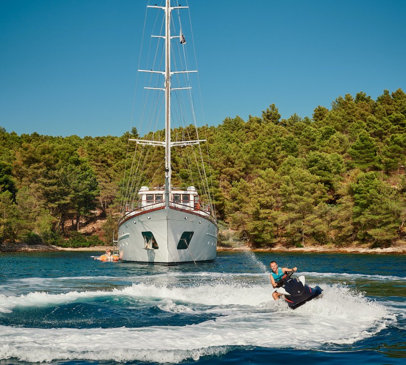 CORSARIO And Jetski