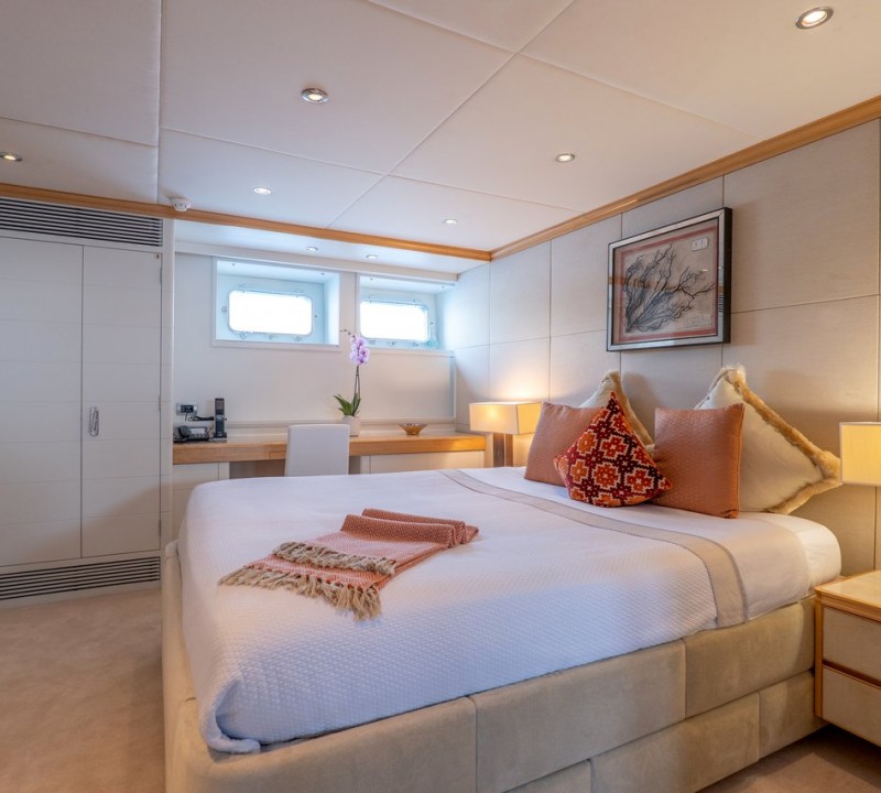 Double Cabin