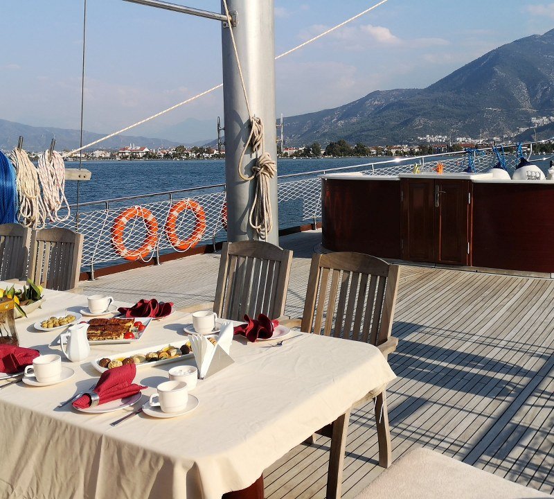 Alfresco dining
