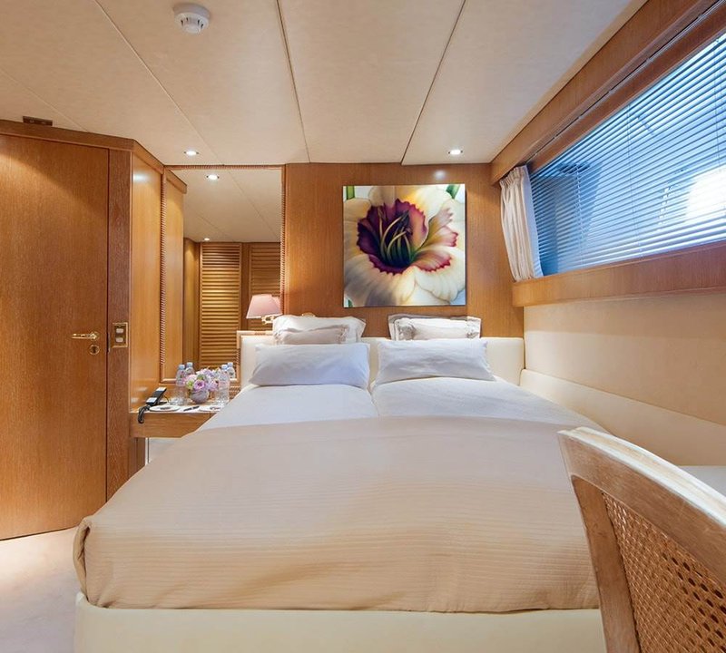 DOUBLE CABIN