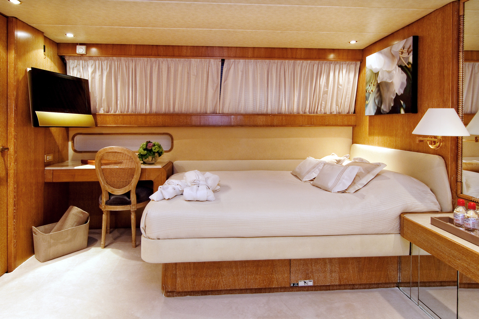 DOUBLE CABIN