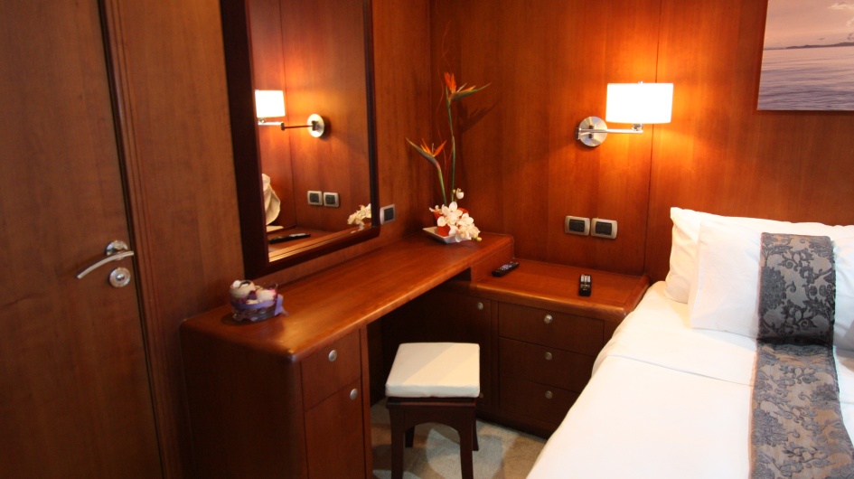 Dolphin Suite