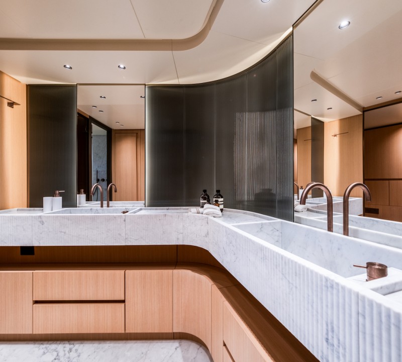 Double Guest Cabin Ensuite Bathroom