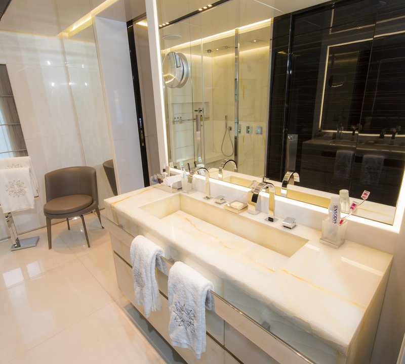 Ensuite