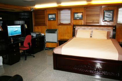 Explorer Yacht SARSEN - Owner Suite