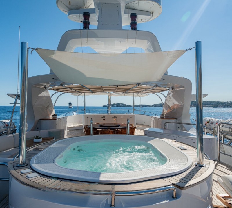 Exterior Sunbathing Area