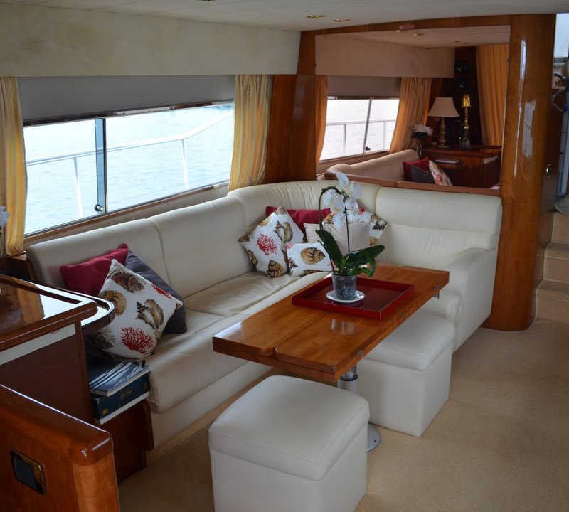 Salon Lounge