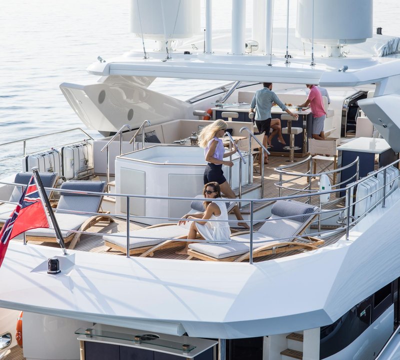 FLEUR - yacht aft deck lifestyle