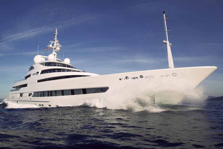 Freire megayacht Pegaso at sea