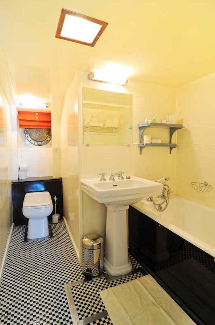 Guest Cabin Monbassas