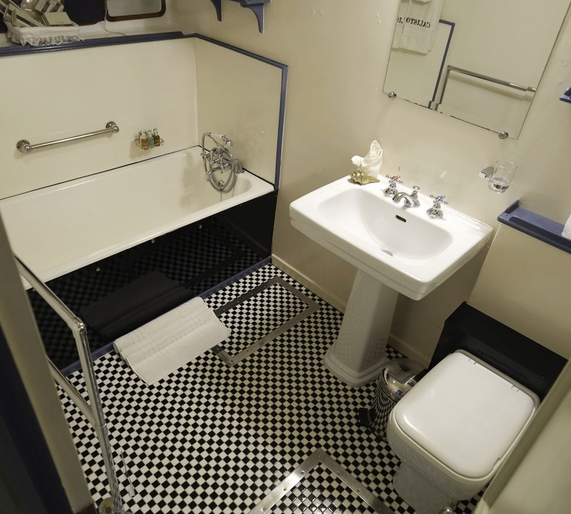 Guest Cabin Mumbai 00008