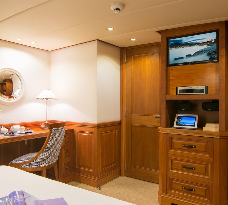 Guest Cabin And Desk