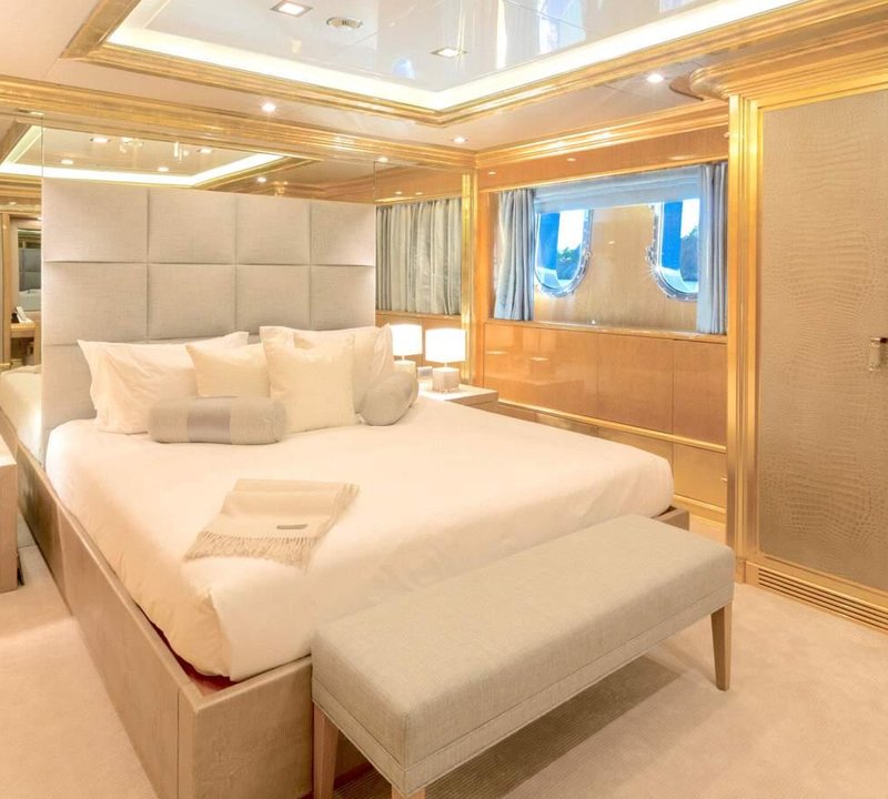Guest Cabin With Queen Bed