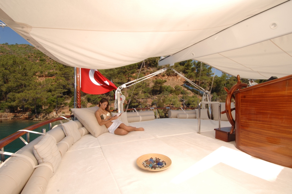 Gulet MARENOSTRUM - Aft deck large sunpad shaded