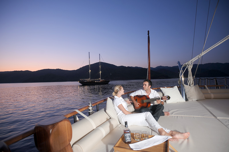 Gulet MARENOSTRUM - Aft sunpads