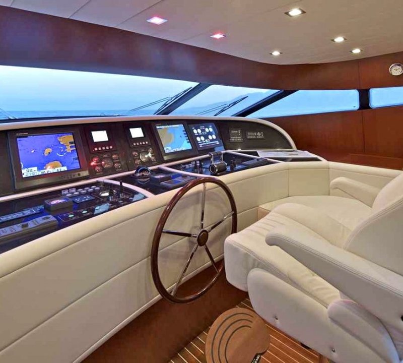 Helm Station