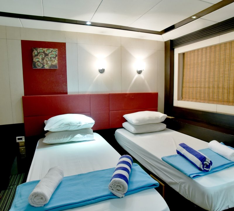 Twin cabin